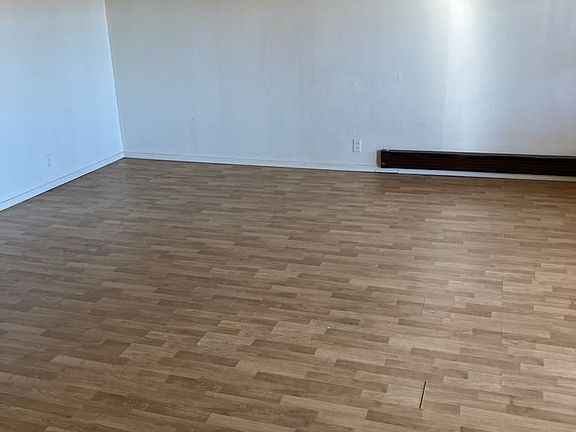 3rd image of 617 S Hancock St #9