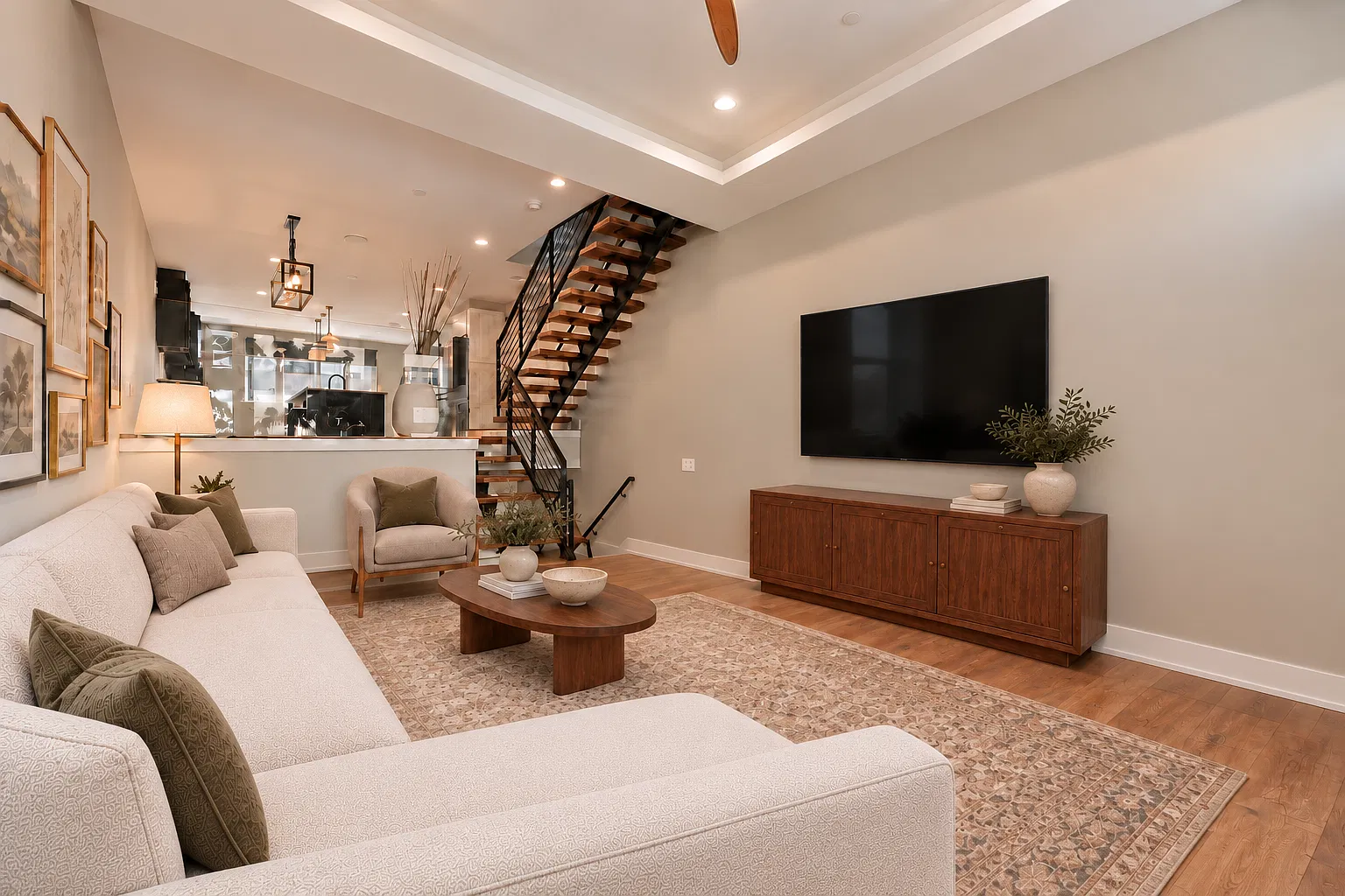 3 bed, 2700 sqft, $4,700 — Photo 2
