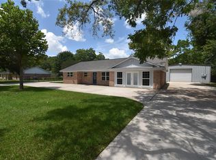 7010 Bluebird Ln, Alvin, TX 77511
