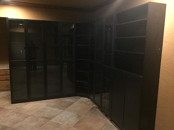Upclose of bookshelves 