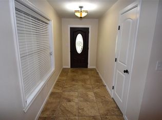 5011 Graves Rd, Alvin, TX 77511