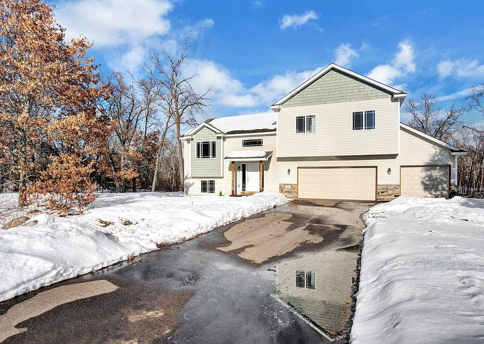 1st image of 21895 Goldenrod St NW
