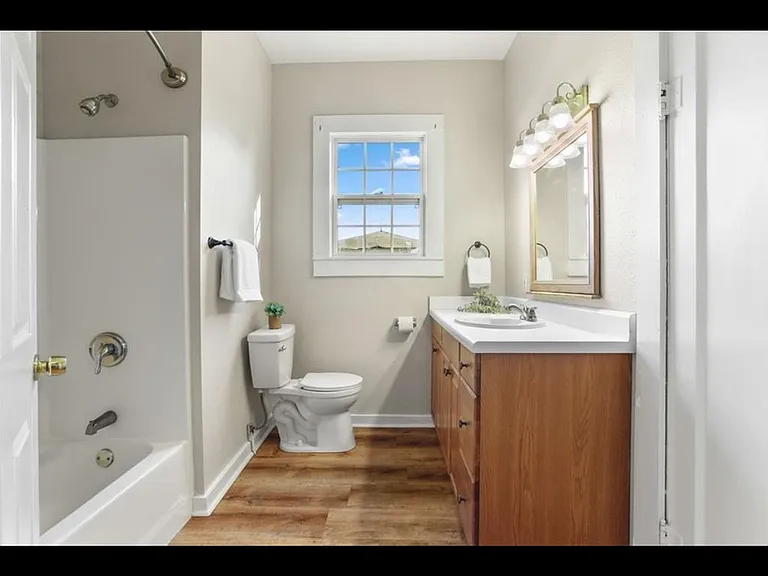 406 Early St — Photo 9
