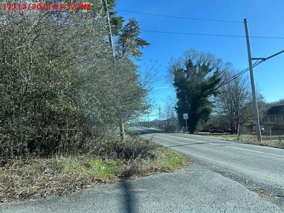 Exterior Neighborhood (street photo)