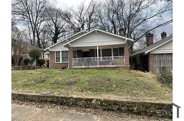 1586 Olympian Way SW photo 1