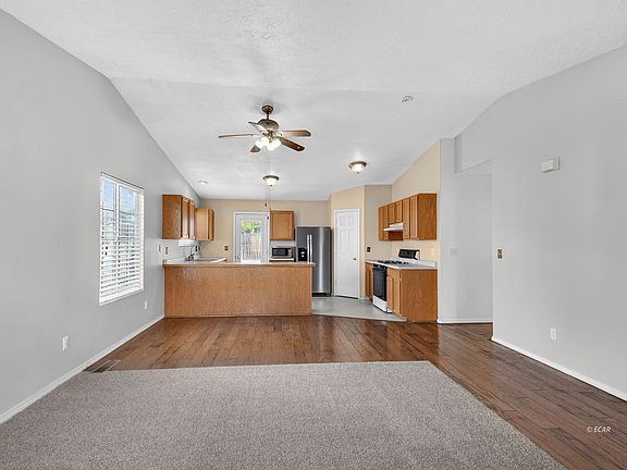 3rd image of 1624 Glenmoor Dr