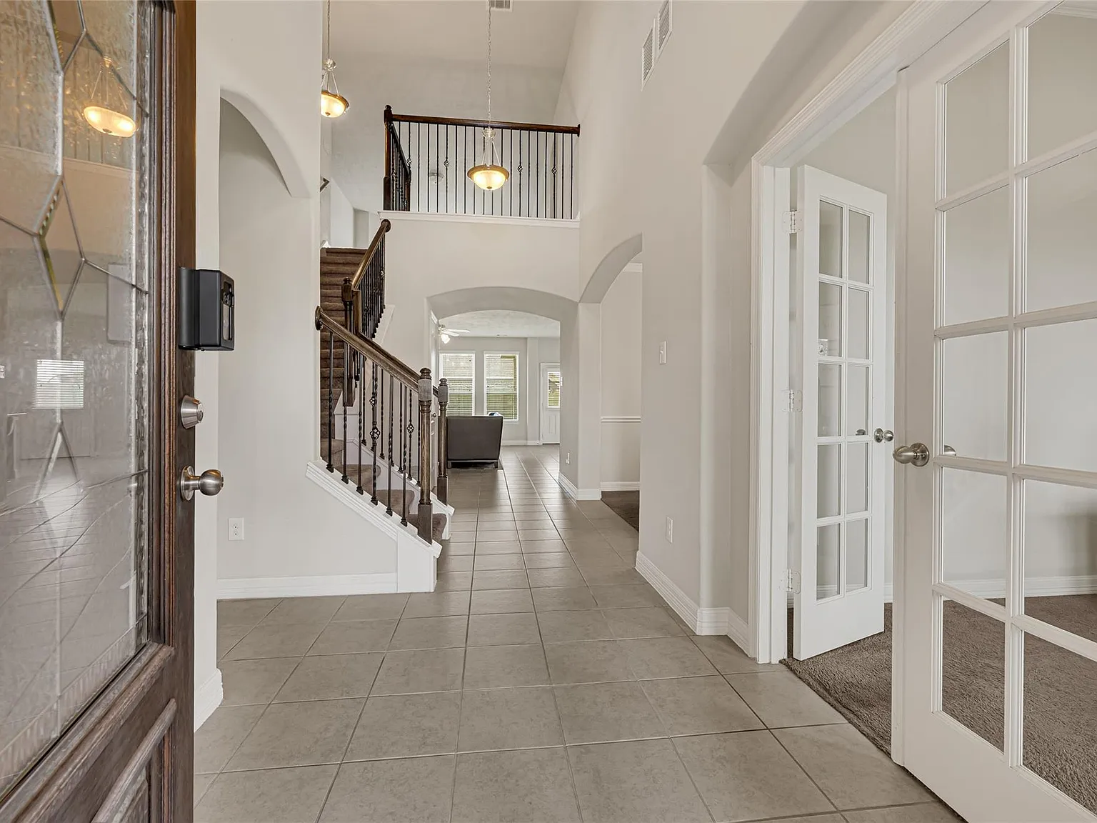 5 bed, 3.0 bath, 2902 sqft, $2,950 — Photo 3