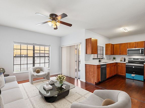 4th image of 1037 Blackwater Dr