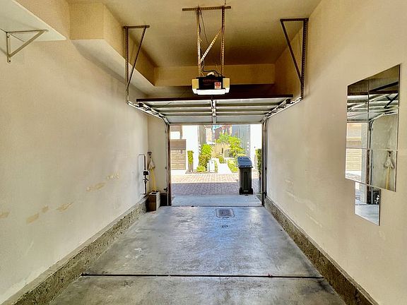 3rd image of 11913 Miro Cir