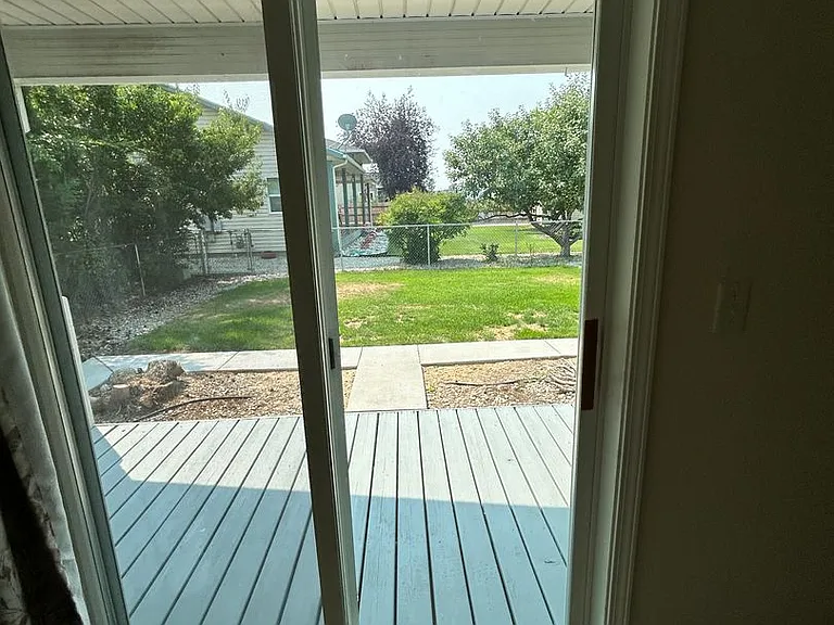 607 Desta St — Photo 28