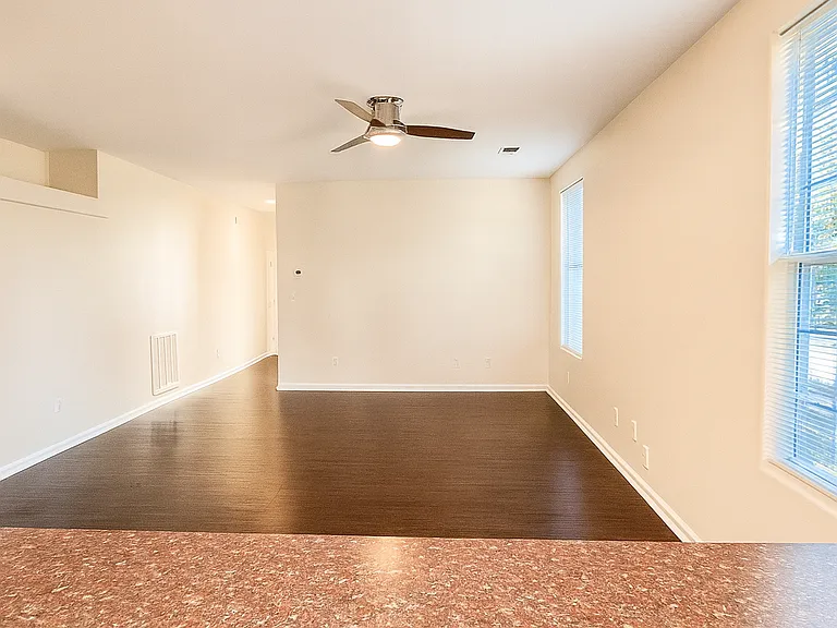 220 Shannon Ct — Photo 20