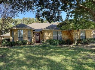 1301 Briar Dr, Bedford, TX 76022