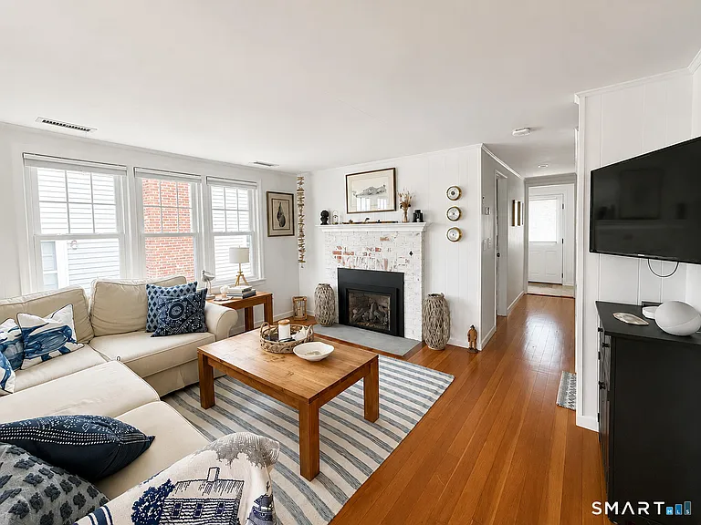 10 Reeves Ave — Photo 7