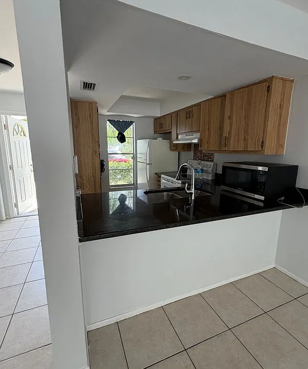 4641 SW Santa Barbara Pl #4