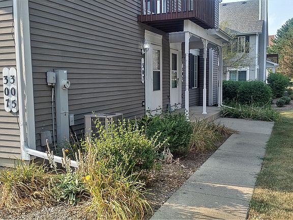 4th image of 307 Sandhurst Ln #307
