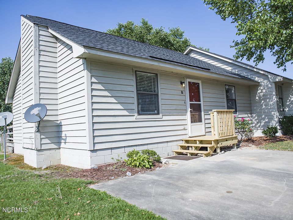 1st image of 222 Wyndham Cir