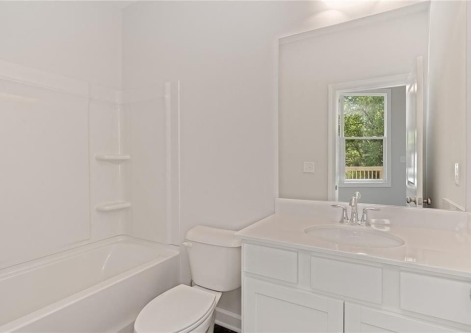 1st image of 2785 Bell Dr SE