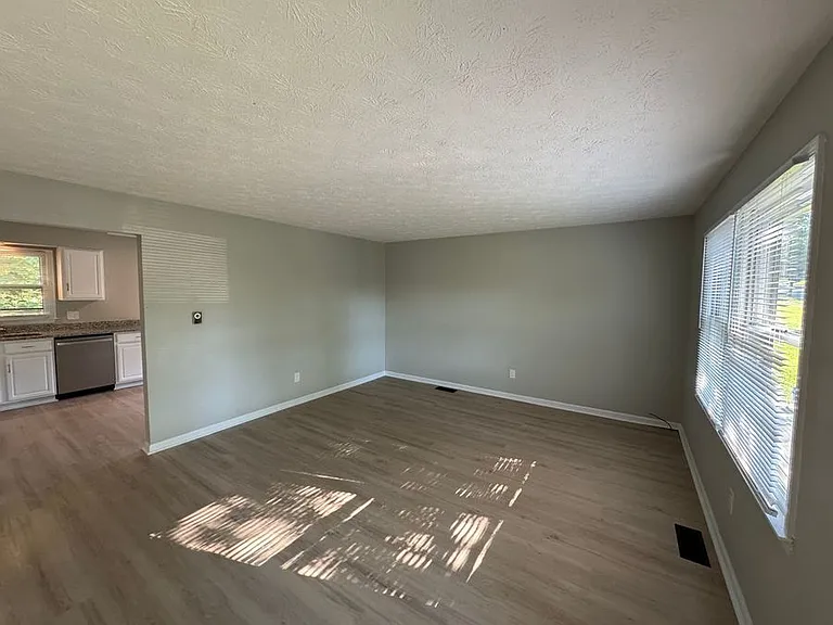 105 Astor Pl — Photo 26