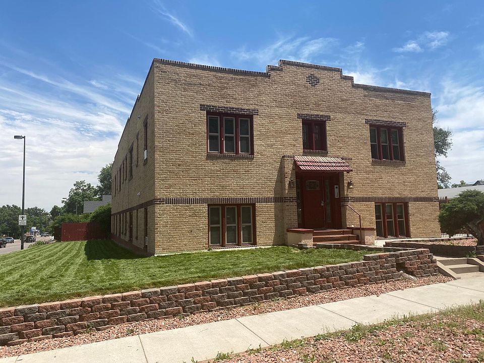 Exterior (there is a fence now)