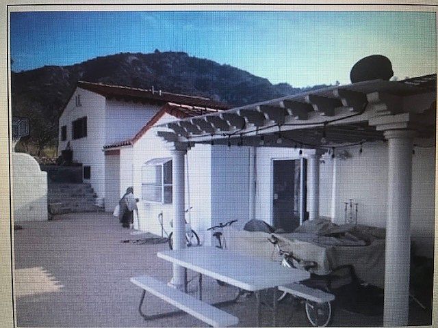 2nd image of 2831 Kennington Dr