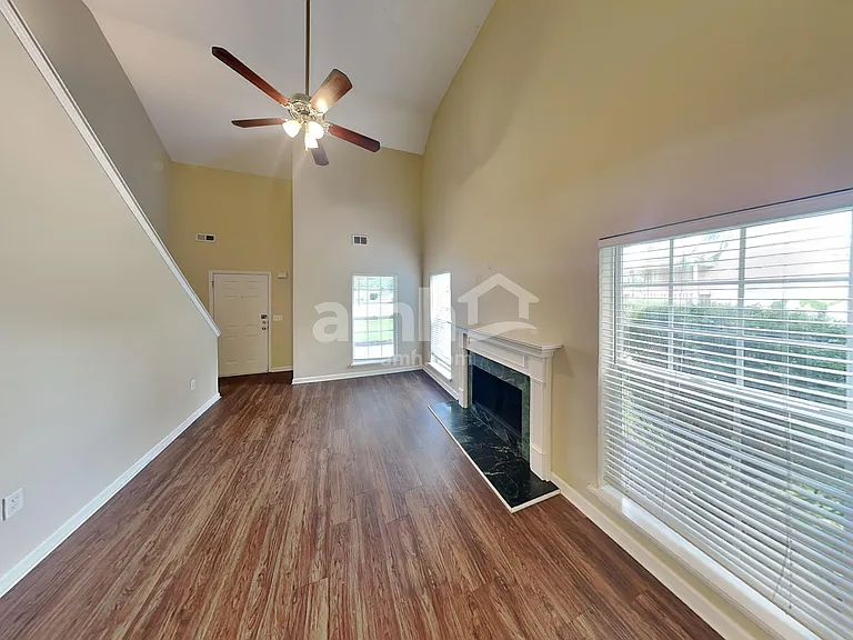 2253 Joann Dr — Photo 6