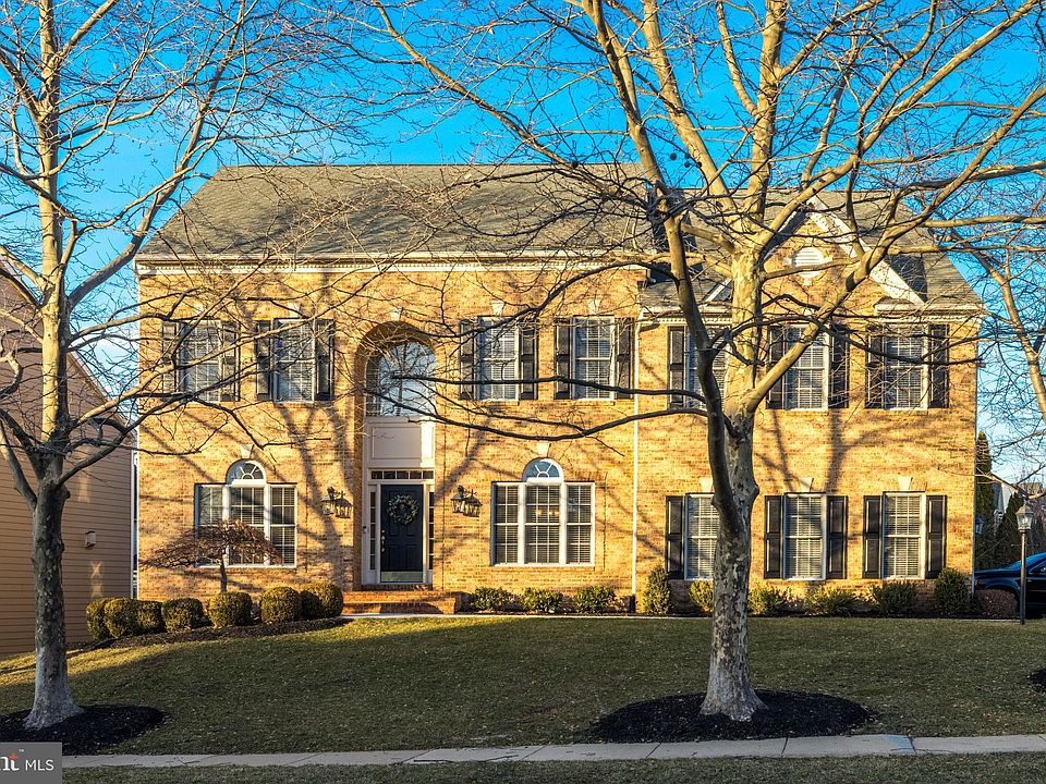 1st image of 43676 Red House Dr