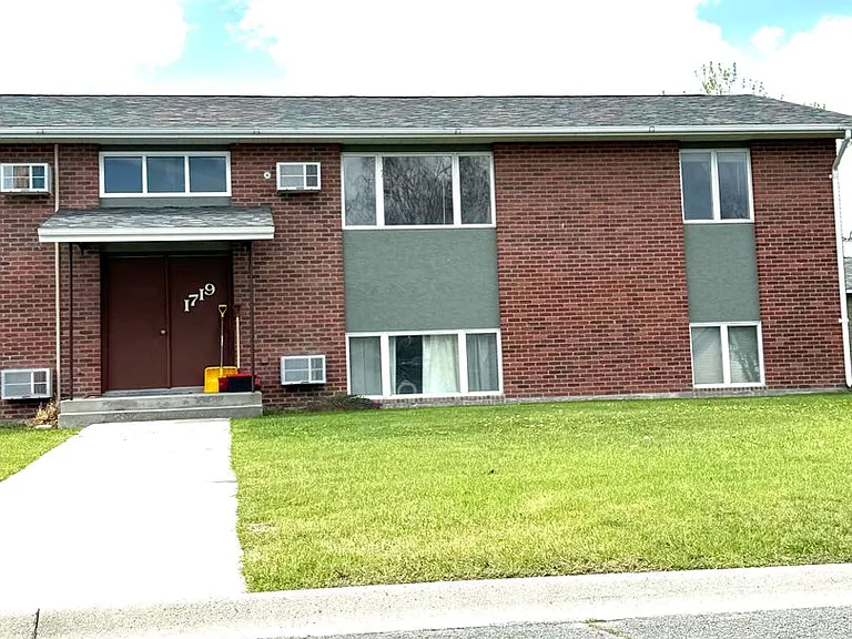 1719 Hudson St — Photo 7