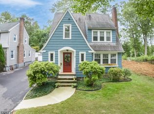 39 Irving Ave, Livingston, NJ 07039