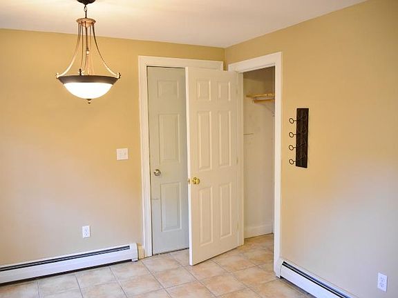 4th image of 6 Lillian Ave #B