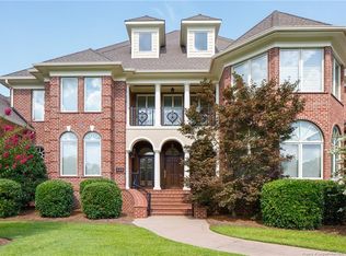 446 Willow Bend Ln, Fayetteville, NC 28303