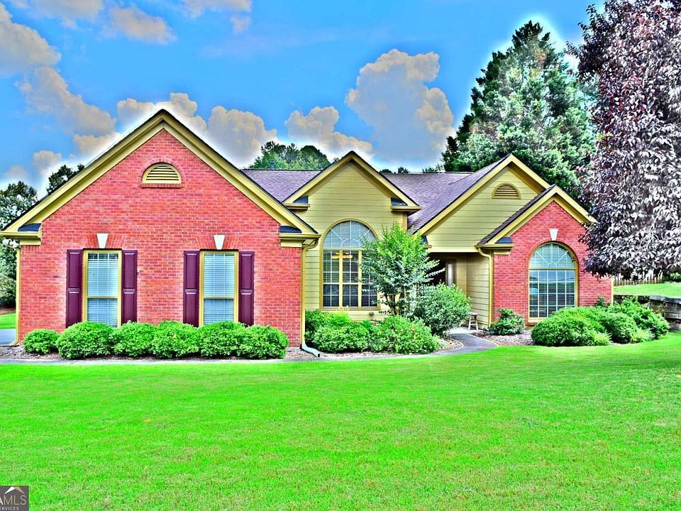 1st image of 450 Running Fawn Dr
