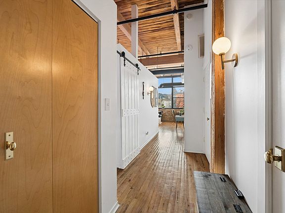 3rd image of 1259 N Wood St APT 203