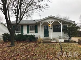 1608 Arthur St, Pekin, IL 61554