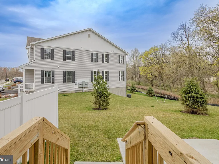 213 Harley Ln — Photo 15
