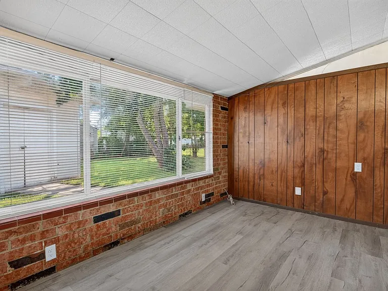 5503 Boeing Dr — Photo 32