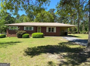 848 Golf Dr, Swainsboro, GA 30401