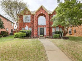 1105 Hunters Creek Dr, Carrollton, TX 75007