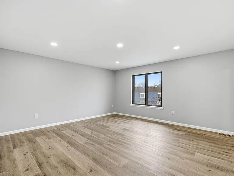 31 Sawmill Rd — Photo 13