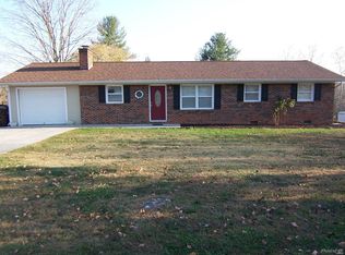 407 Sycamore Dr, Bluff City, TN 37618