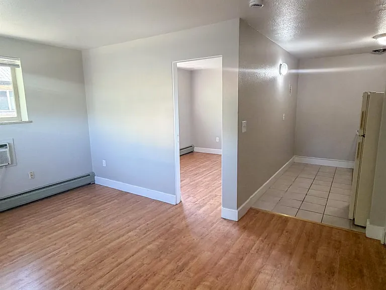 Jamaica Apartments — Photo 18