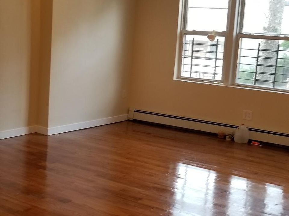 1st image of 750 E 224th St Floor 1