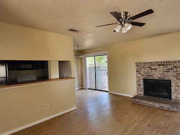 4th image of 2638 Gwendolyn Ln APT A