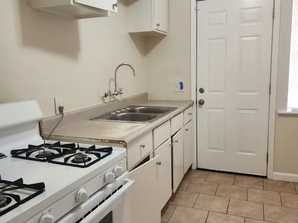 1210 Oregon St APT 4, Bakersfield, CA 93305