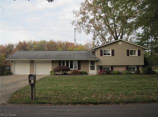 6745 Shelly Dr, Madison, OH 44057