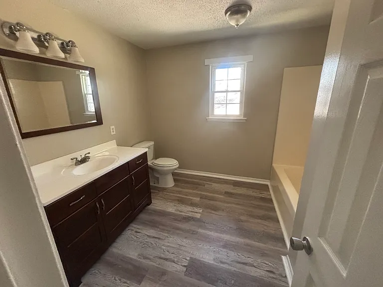832 Sun Valley Rd — Photo 11