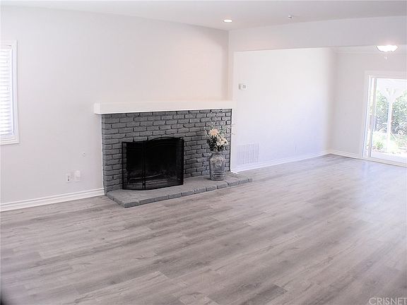 3rd image of 25210 Everett Dr