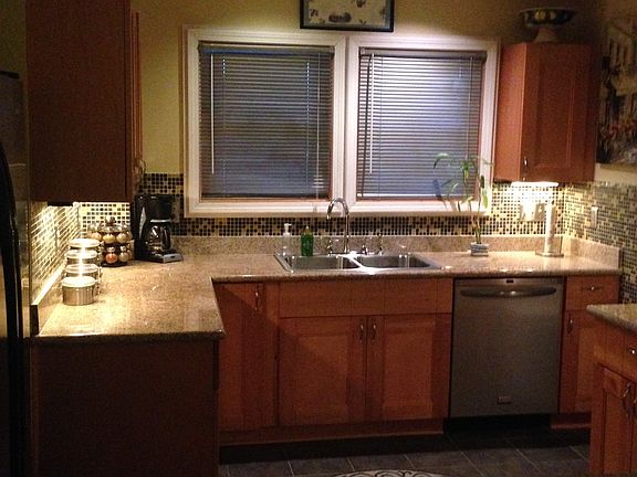 2nd image of 2427 Prentiss Ave