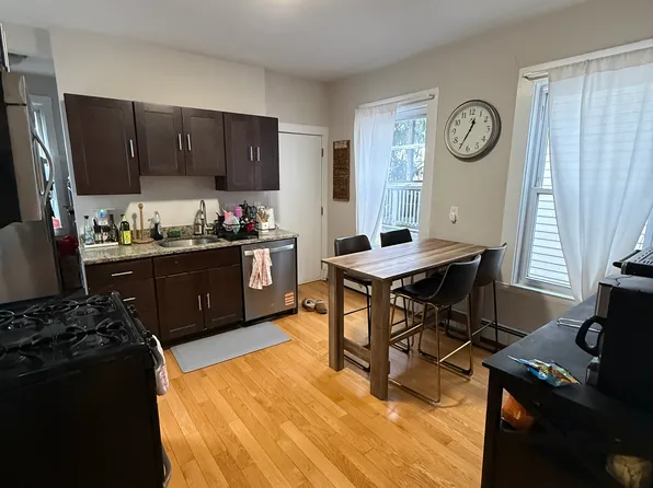 121 L St, South Boston, MA