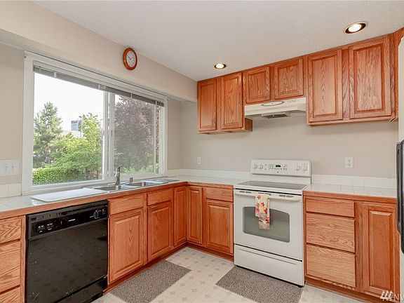 5th image of 119 17th Ave SE