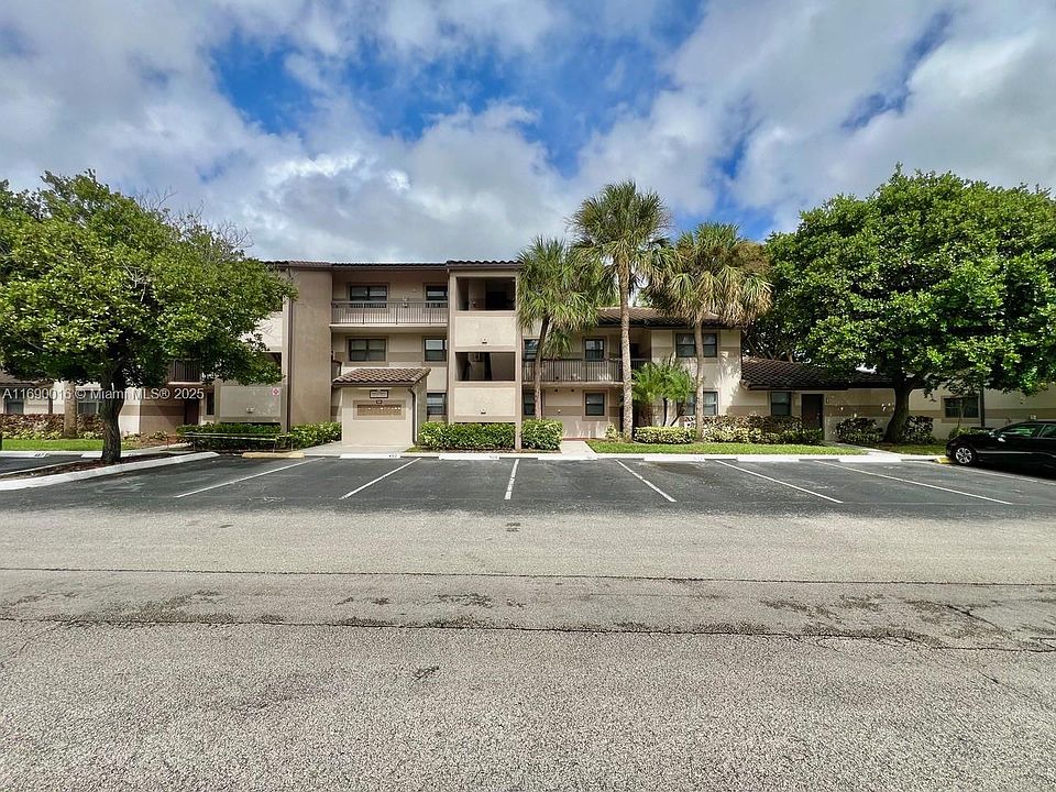 1st image of 9955 Nob Hill Ct